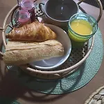 Chez Pam Et David Bed & Breakfast *